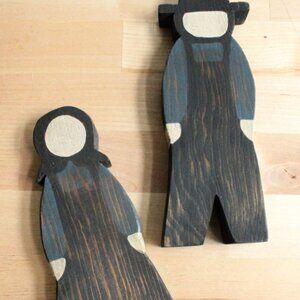 Hand Painted Wood Amish Couple
